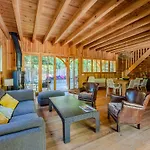 Cabin-style In Cap Ferret 8 People