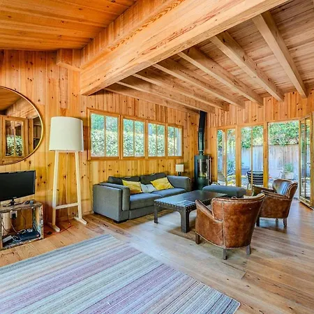 Cabin-style In Cap Ferret 8 People *
