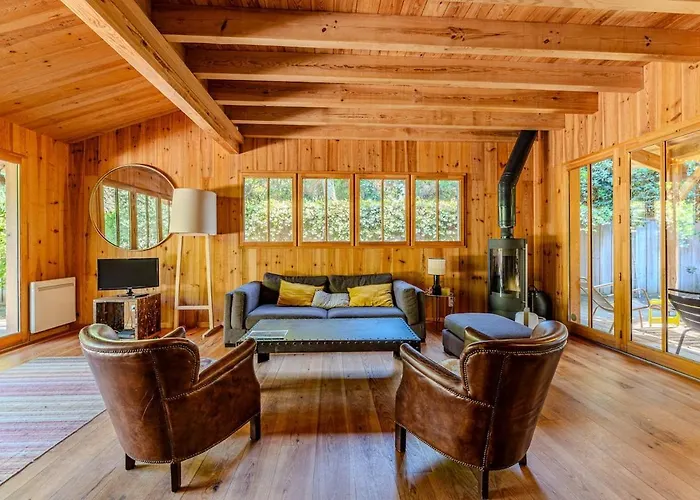 Cabin-style In Cap Ferret 8 People Feriehus *