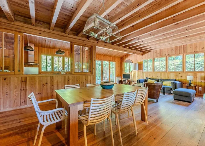 Cabin-style In Cap Ferret 8 People